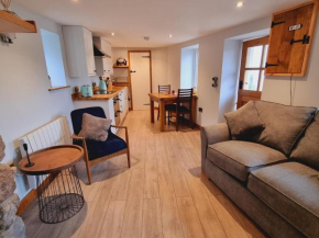 Pass the Keys Charming 19th century country cottage for 4 guests